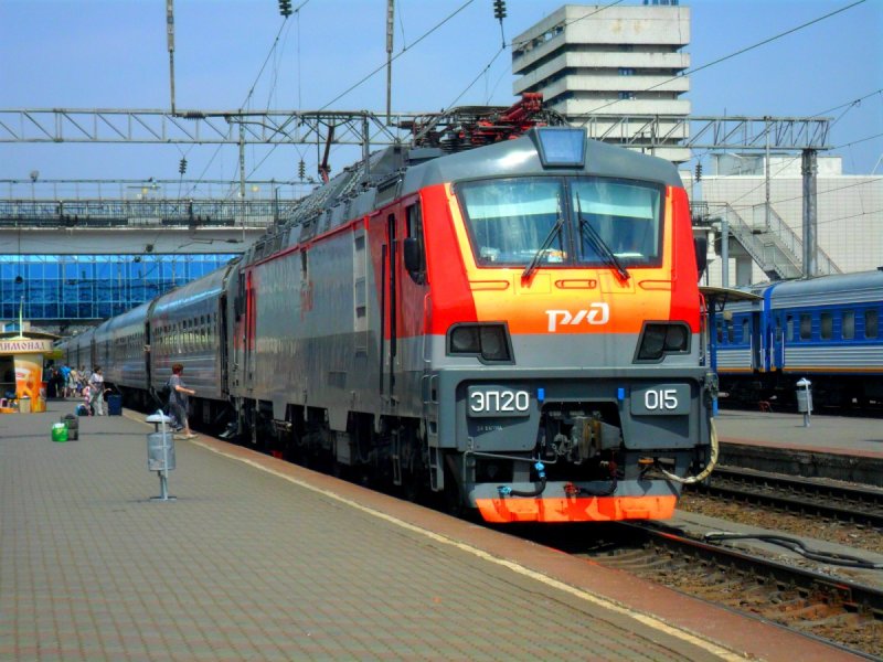 Электровоз эп20 020
