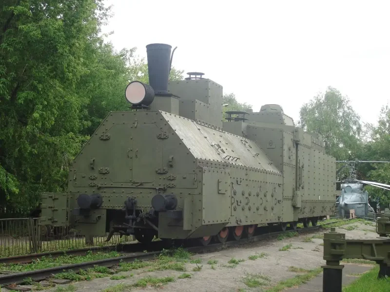 Паровоз бронепоезд