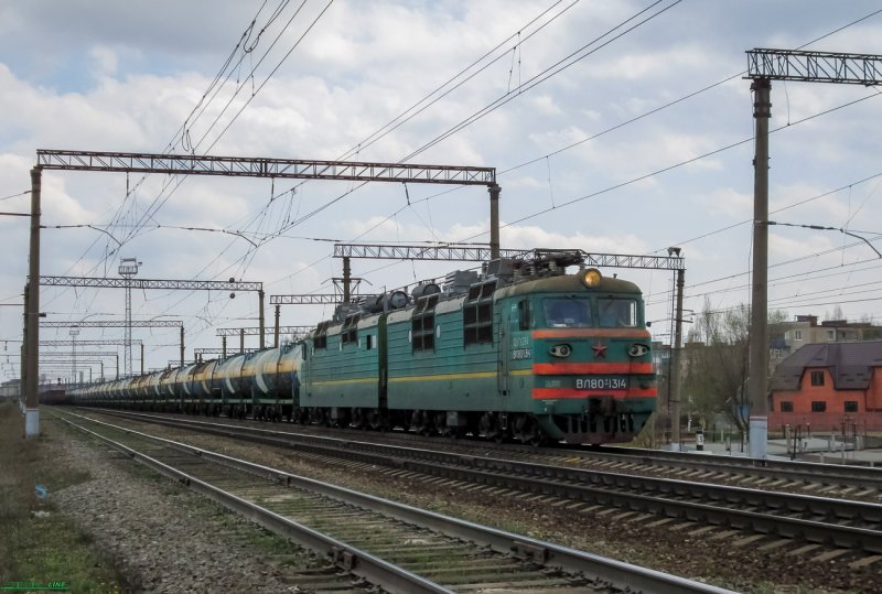 Локомотив поезд