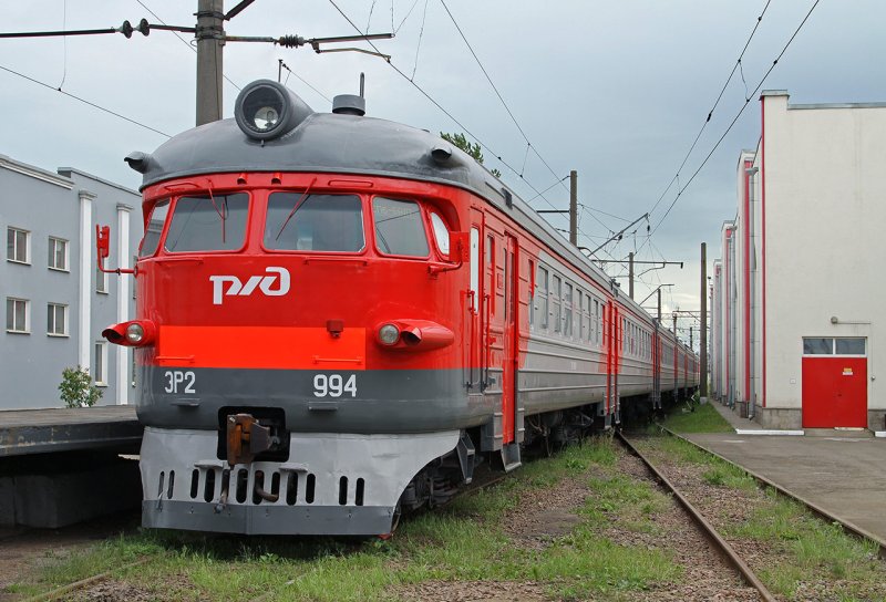 Поезд с решеткой впереди