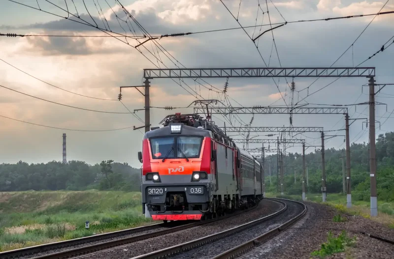 Локомотив вл80 сбоку