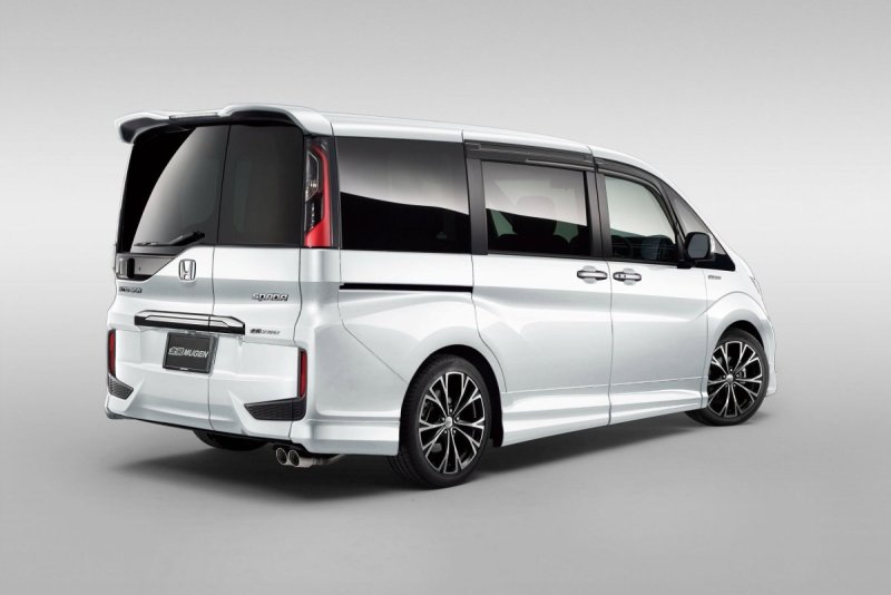 Honda Stepwgn spada 2015