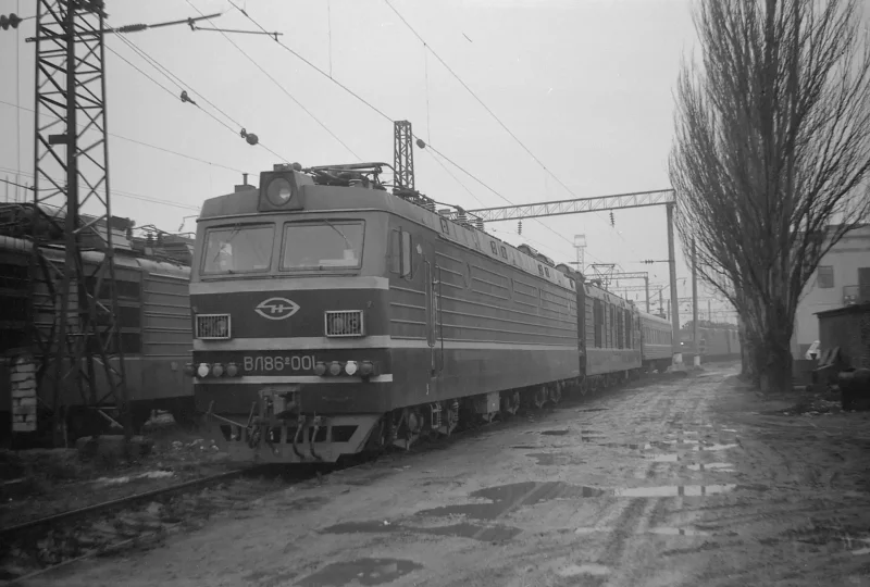 Вл86ф электровоз 001