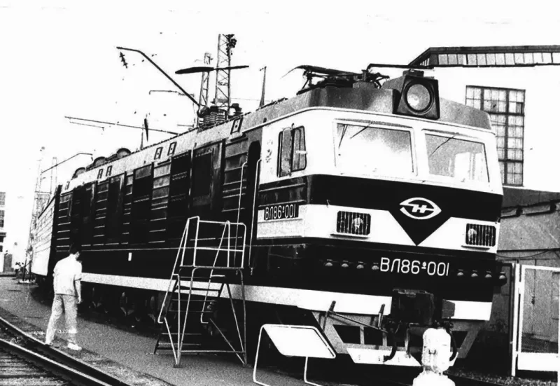 Вл86ф электровоз 001