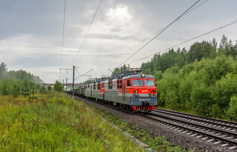 Локомотив поезд эп20