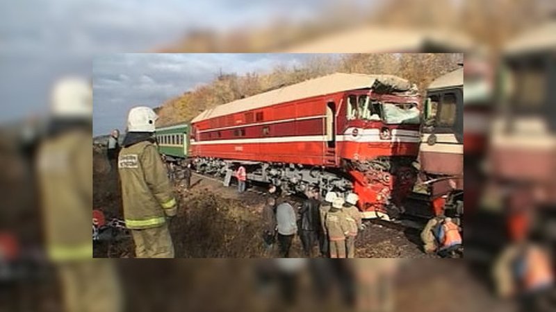 Столкновение поезда станция Лоста