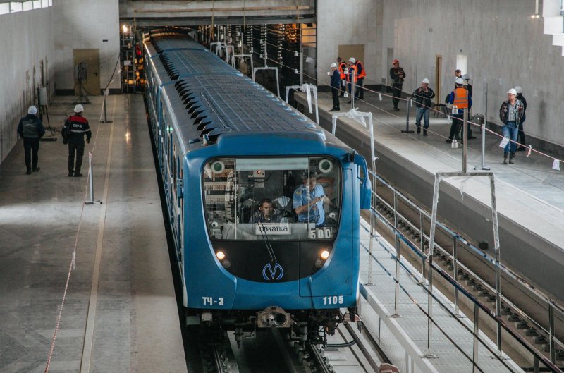 Поезд метрополитена СПБ