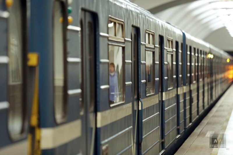 Поезда питерского метро