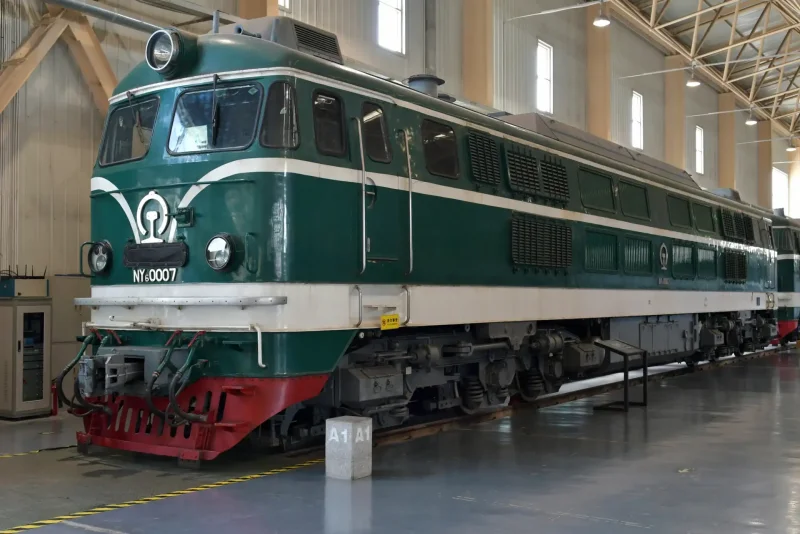 Тепловоз df4