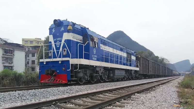 Китайский электровоз hxd2