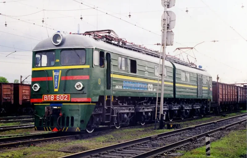 Тепловоз маневровый БМЗ тэм18дм