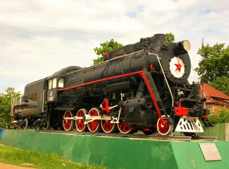 Памятник паровозу в Коломне