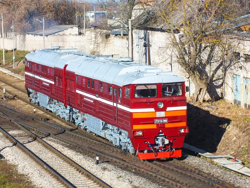 2тэ116 тепловоз сбоку