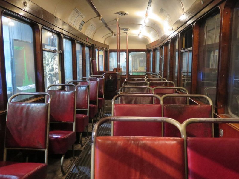 Старый трамвай внутри