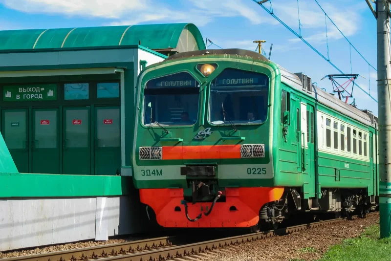 Зеленая электричка