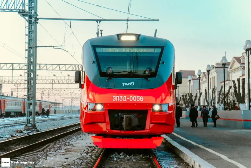 Электричка на вокзале