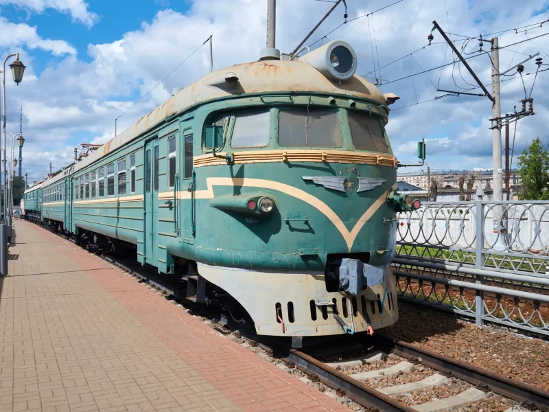 Электричка эр9п