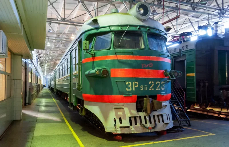 Электропоезда эр9п-223