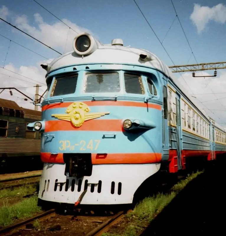 Электричка эр9