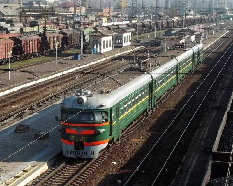 Электричка Эр 62