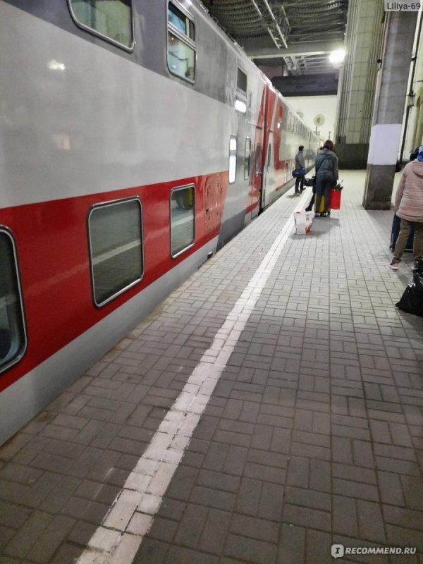 Двухэтажный поезд на москву