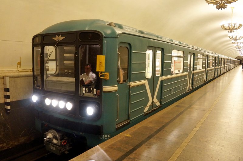 Первые вагоны Московского метро