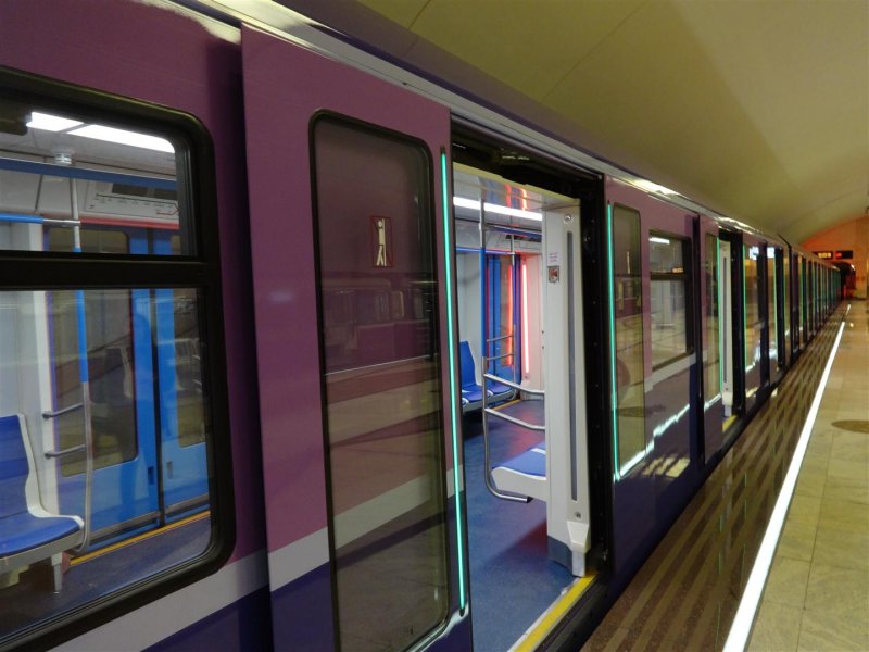 81-765 Баку салон