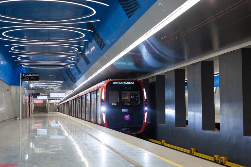 Поезд метро Москва 2020