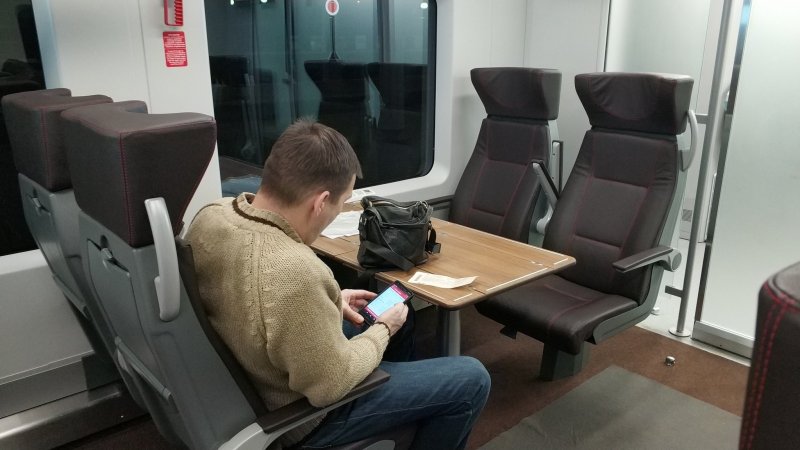 Комфорт поезд Ласточка 820