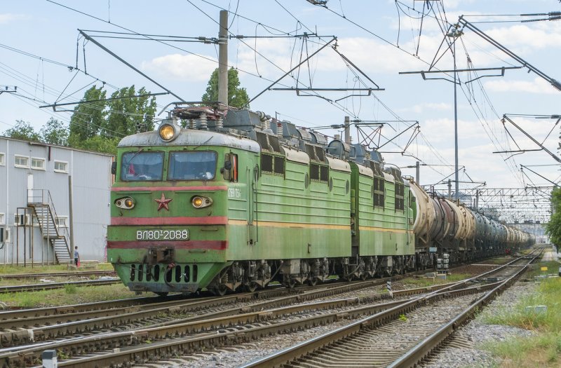 Грузовой Локомотив вл80