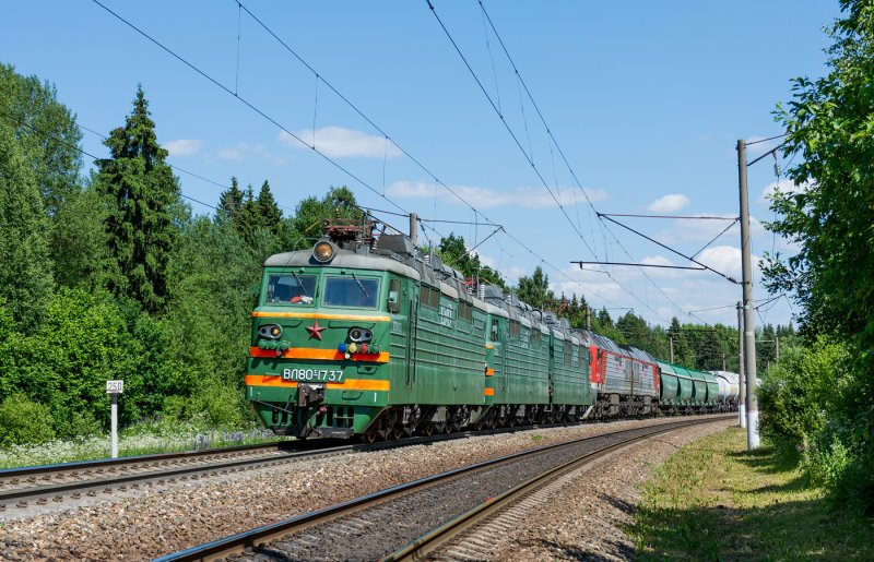 Локомотив вл 80