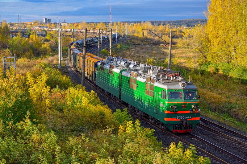 Грузовой Локомотив вл80
