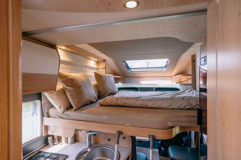 Автодом Hymer 580 внутри