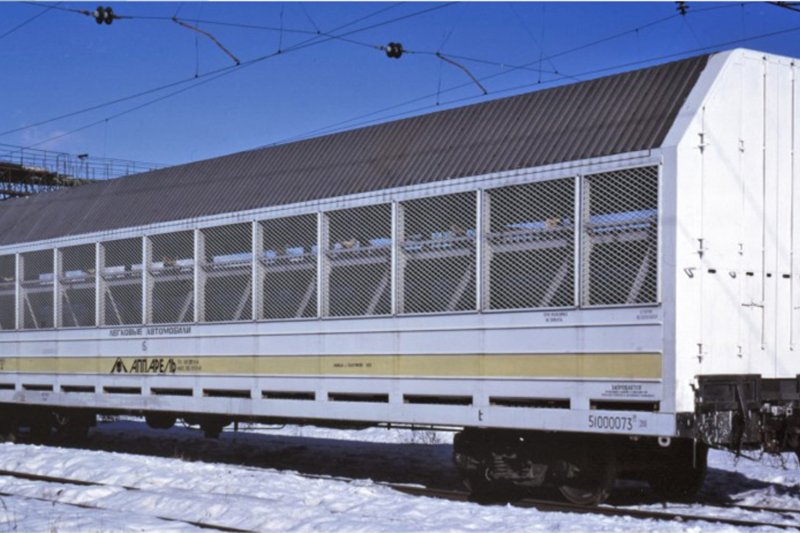 Вагон-автомобилевоз («сетка»).