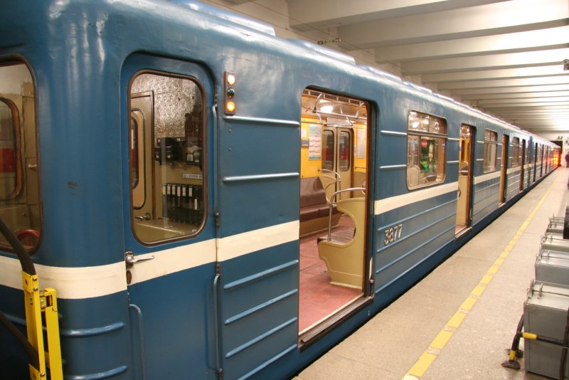 Метровагон 81-703