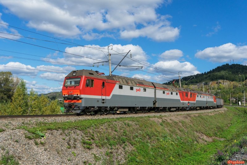 Электровоз 2эс6 1080