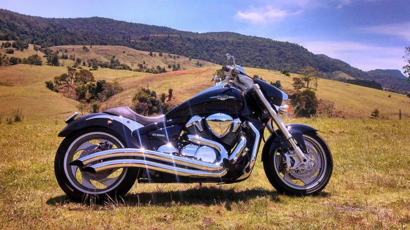 Suzuki Boulevard m109r белый