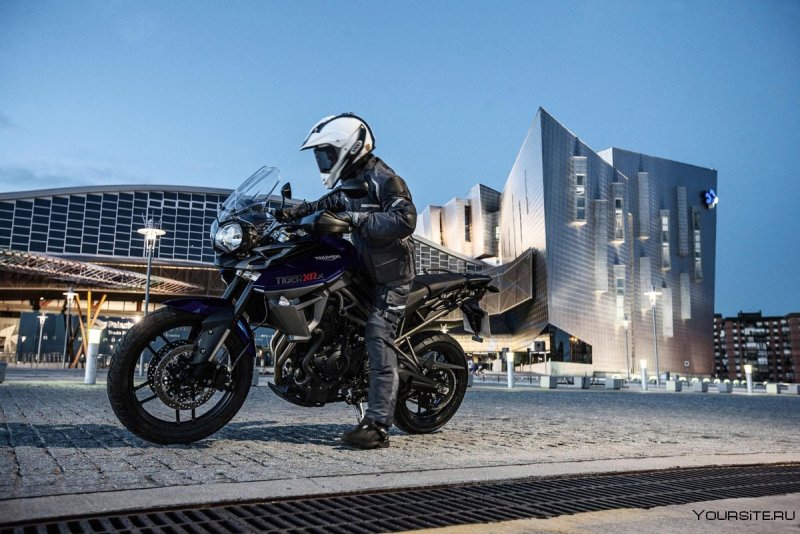 Triumph Tiger 800 XRX