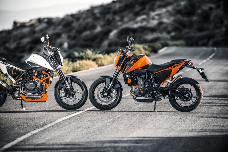 Мотоцикл KTM 690 Duke r
