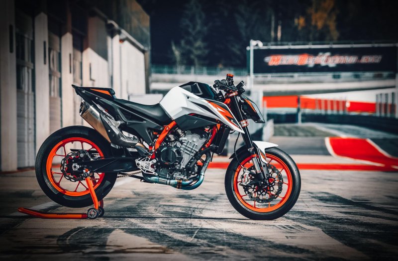 КТМ 890 Duke r