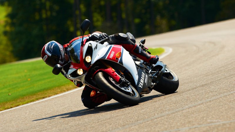 Мотоцикл Yamaha r1 2012