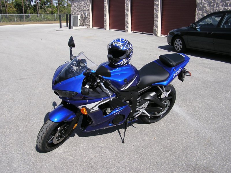 Мотоцикл синий Yamaha r6
