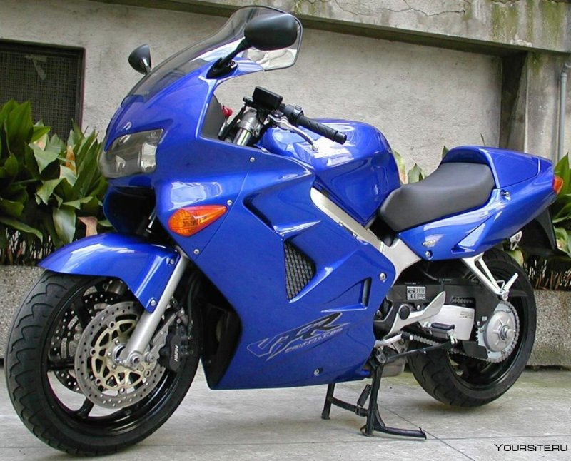 Мотоцикл Хонда 2004