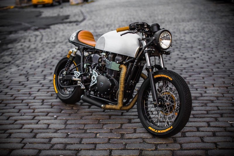 Triumph Thruxton Cafe Racer