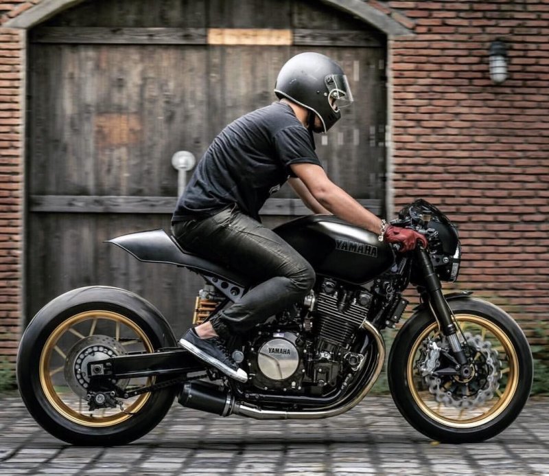 Yamaha XJR 1300 Bobber