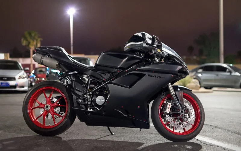 Мотоцикл Ducati 848