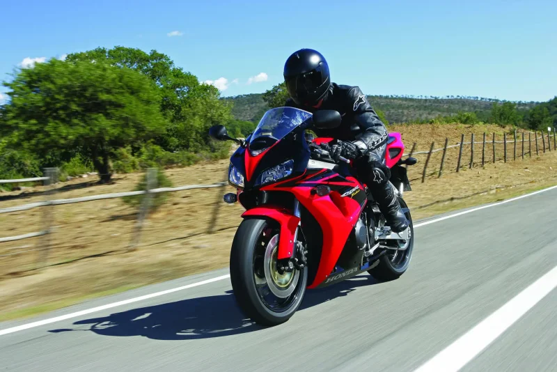 Мотоциклист на Honda CBR
