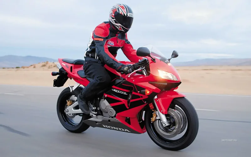 Honda cbr600rr мотоциклист