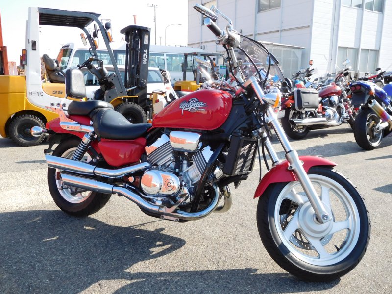 Мотоцикл Honda Magna 750