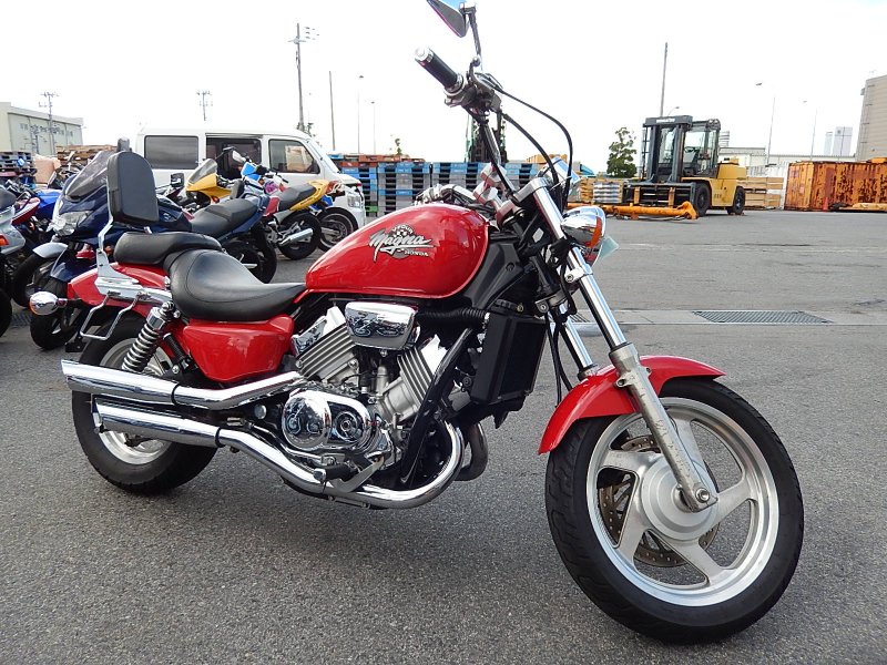 Honda VF 750 Magna (v45)
